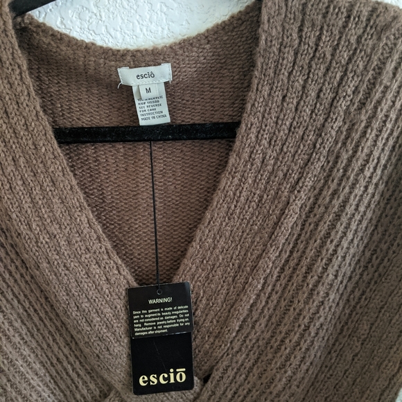 Sweater - Picture 5 of 6